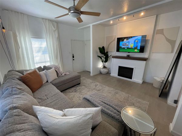 739 E Oltorf ST, Austin, TX 78704