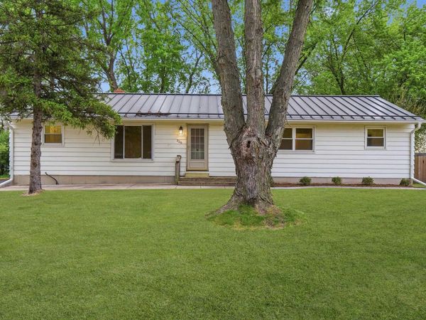 326 Prairie View Court, Oregon, WI 53575