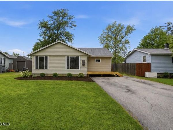 128 W Clark Street , Fostoria, OH 44830