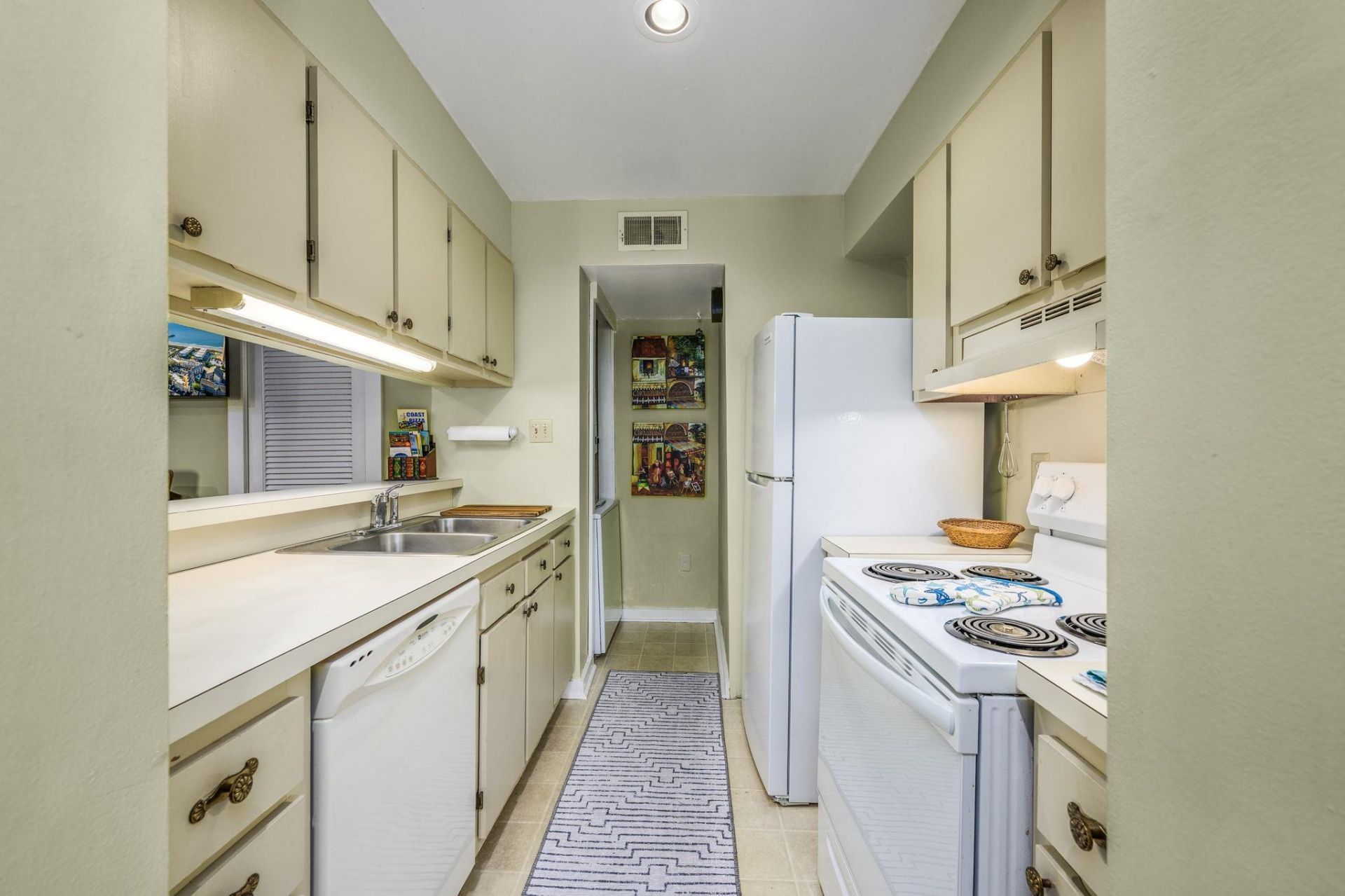 9661 Shore Dr. Photo 18