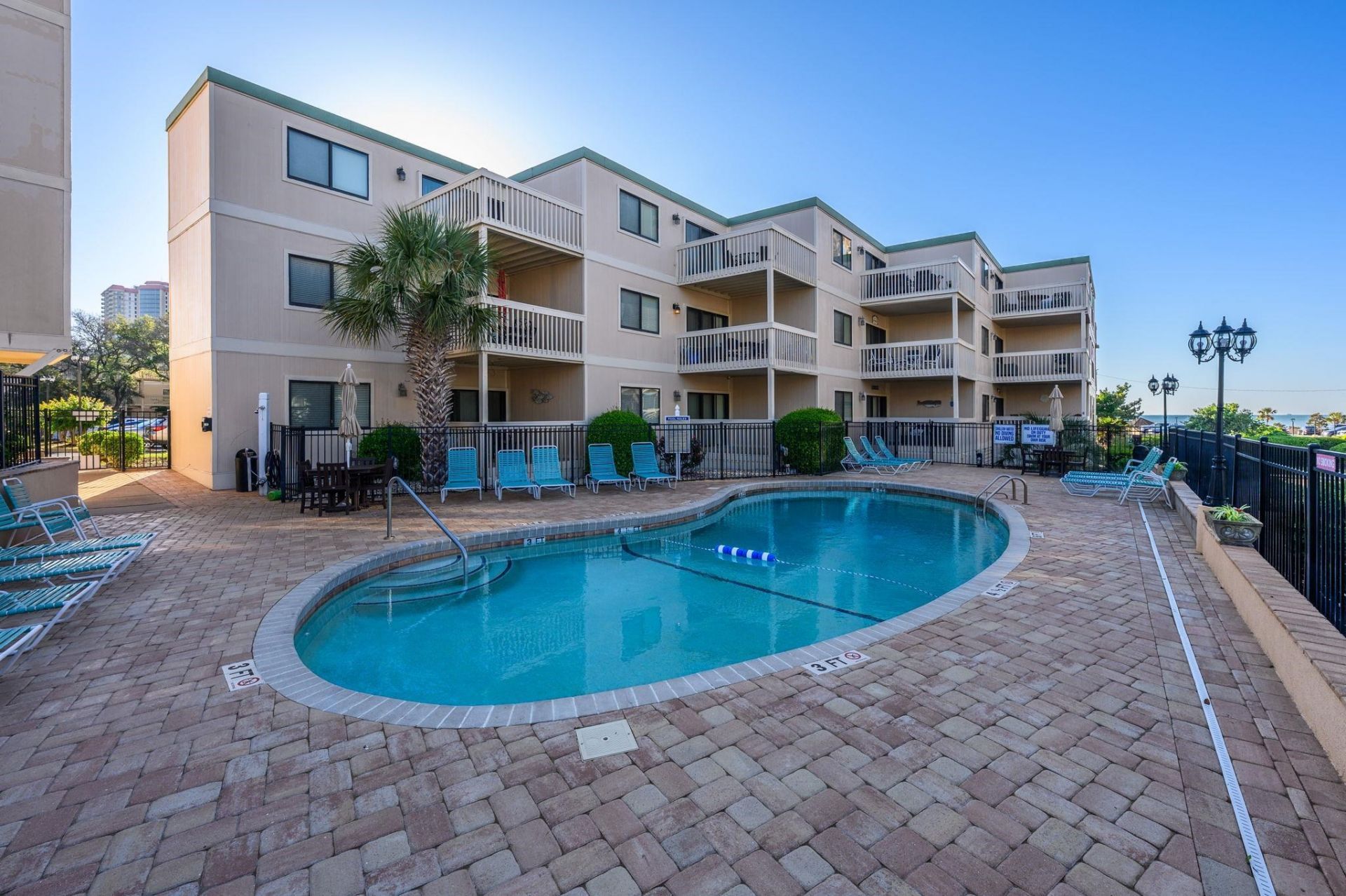 9661 Shore Dr. Photo 7