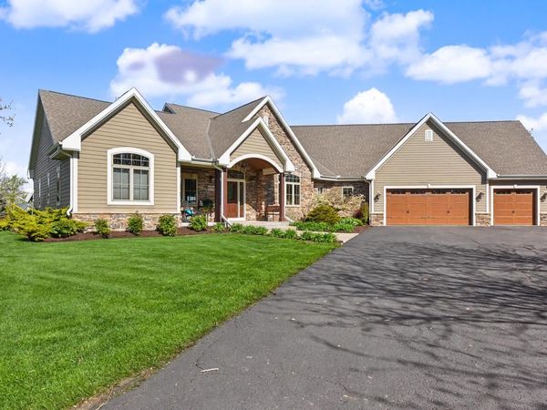 4722 Oakwood ROAD, Franklin, WI 53132