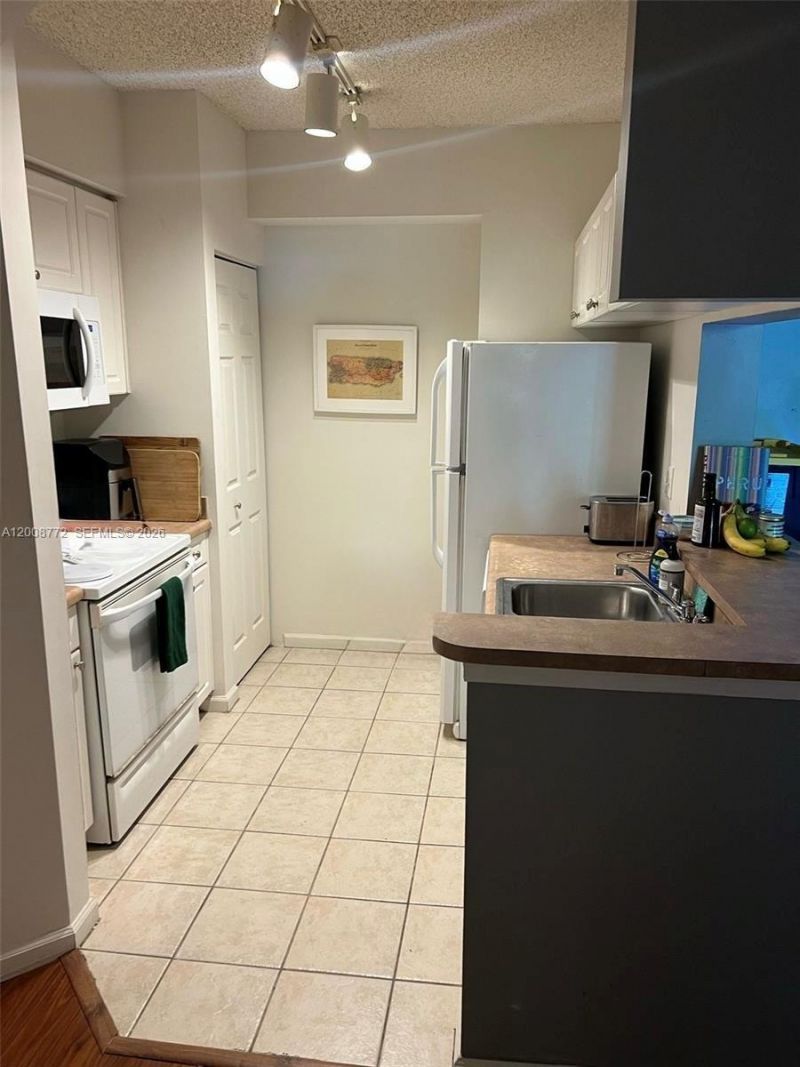 17145 N Bay Rd, Unit 4102, Sunny Isles Beach, FL 33160 Photo