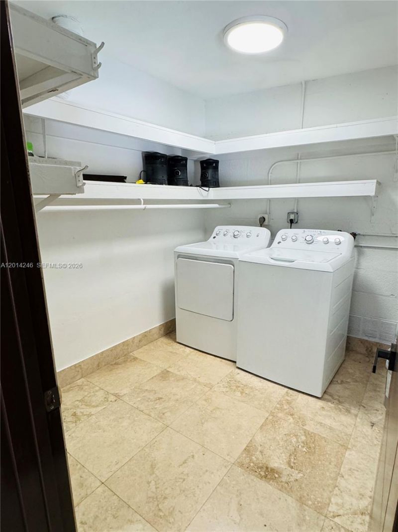 8320 NW 180th St, Hialeah, FL 33015 Photo