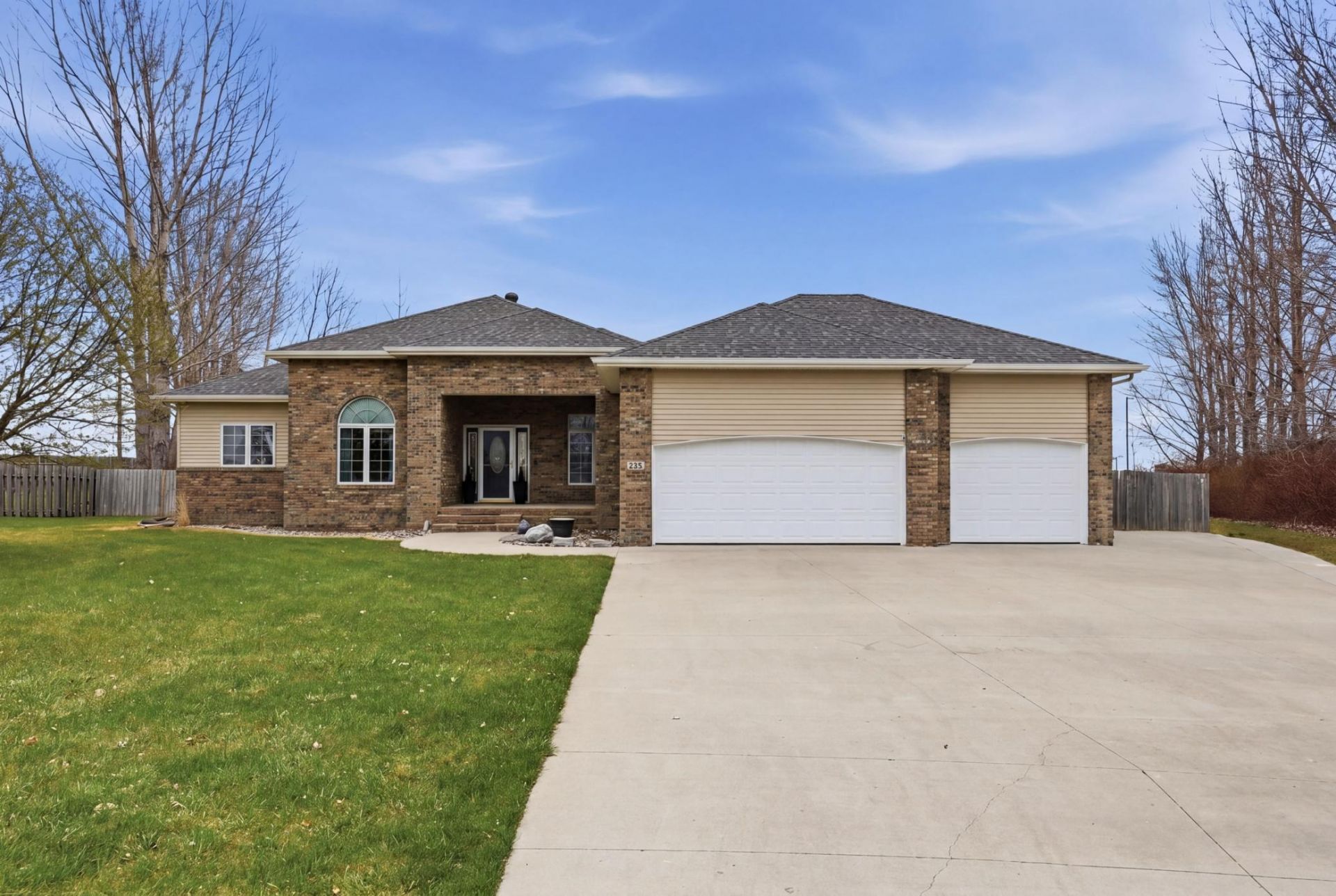 212 Chestnut Drive, Horace, ND 58047 Main Photo
