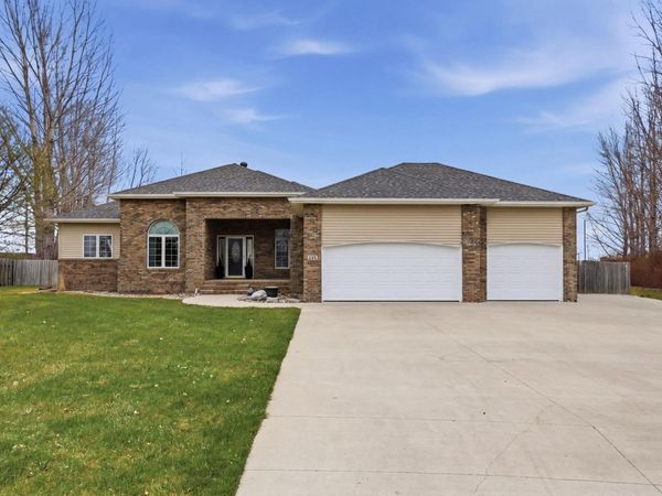 212 Chestnut Drive, Horace, ND 58047