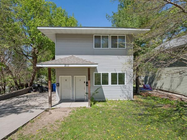 211 Belvidere Street E, Saint Paul, MN 55107