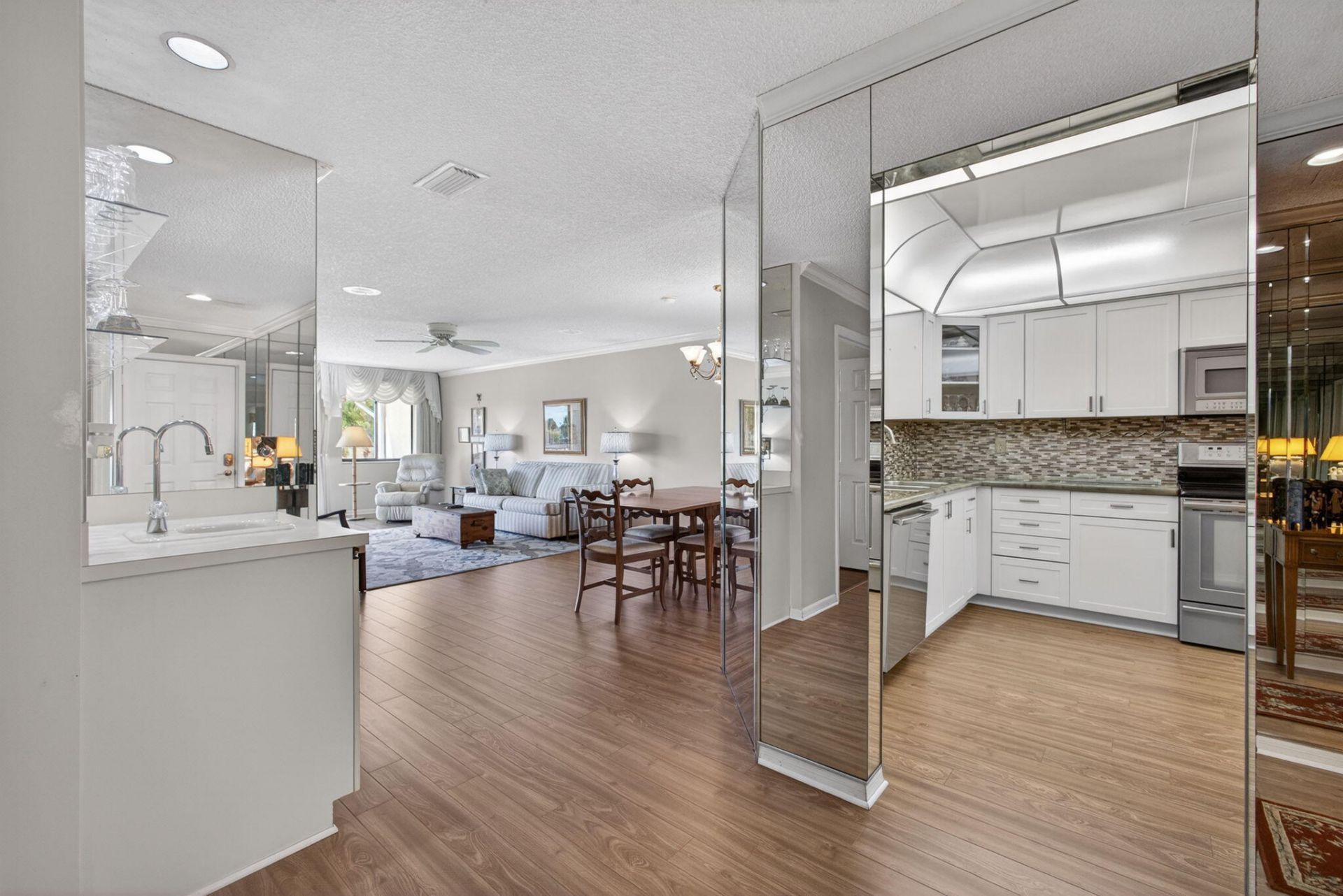 6503 SE Williamsburg Drive, Unit 201, Hobe Sound, FL 33455 Photo