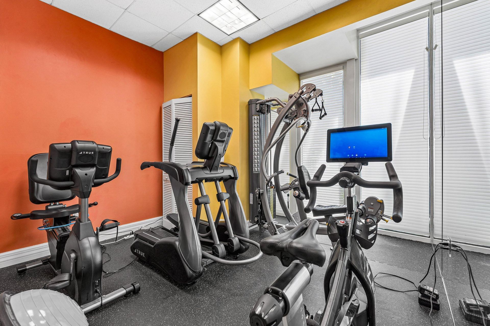 19 Hendricks Isle, Fort Lauderdale, FL 33301 Photo
