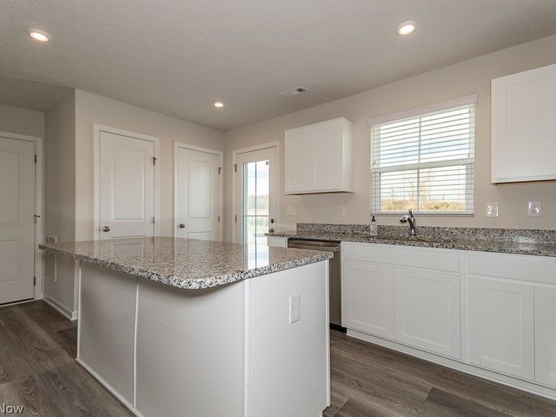 578 Cherrywood Lane, Painesville, OH 44077 Photo 9