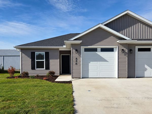 436 N 2ND Avenue, Eldridge, IA 52748