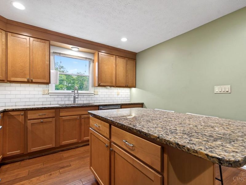 391 Roselake Drive, Centerville, OH 45458 Photo 11