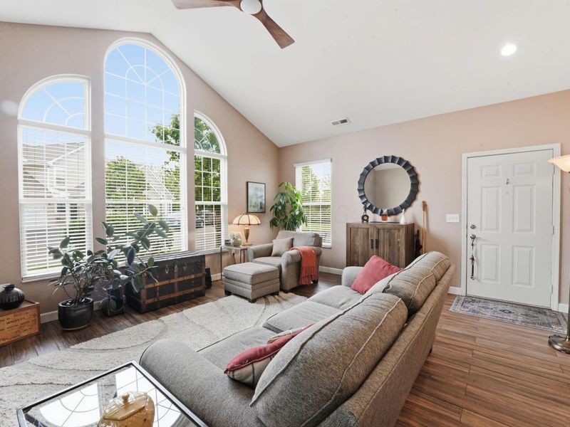5242 Bridwell Lane, Unit 10, Westerville, OH 43081 Photo 8