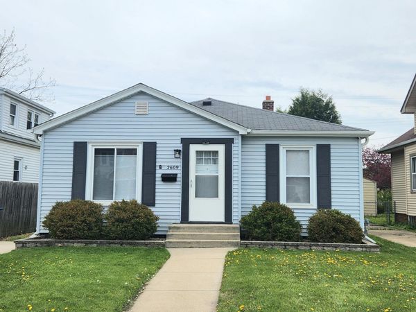2609 Bate St, Racine, WI 53403