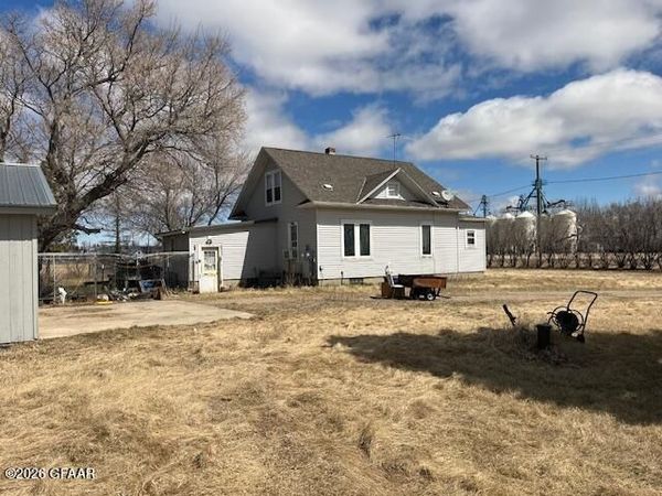 603 MAIN Street S, McVille, ND 58254