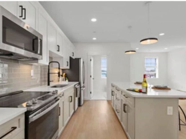 301 North, Unit 7, Wakefield, MA 01880