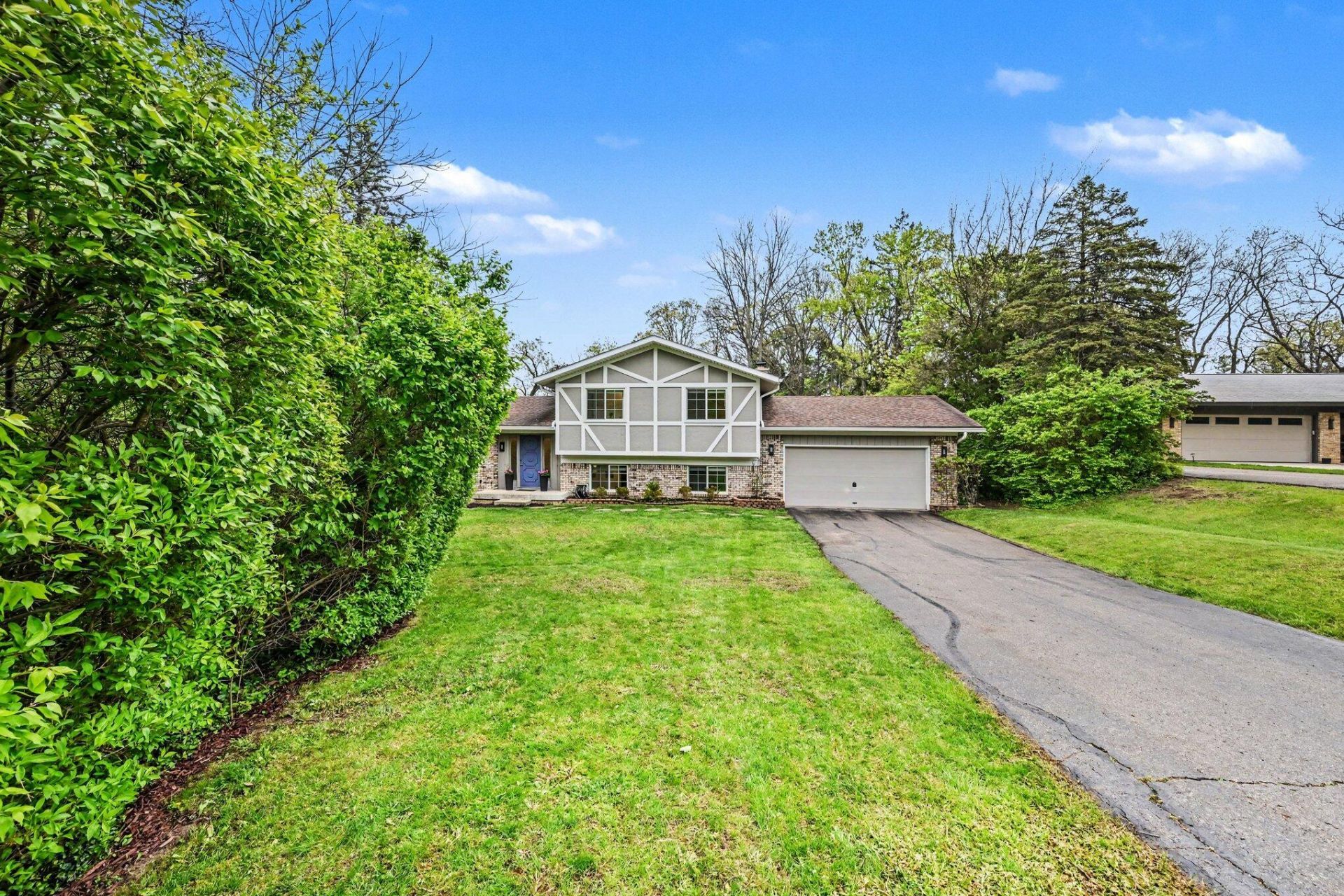 2105 Londonderry Road, Ann Arbor, MI 48104 Main Photo