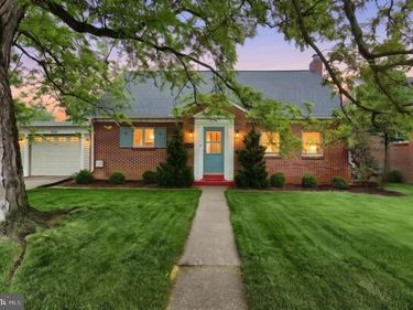 430 BAER AVENUE, HANOVER, PA 17331
