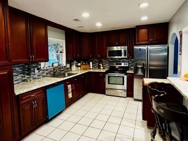 1305 N STERLING BOULEVARD, STERLING, VA 20164