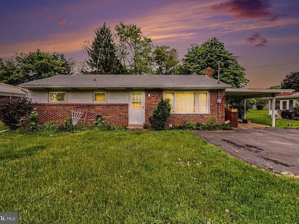 17 HOGESTOWN ROAD, MECHANICSBURG, PA 17050