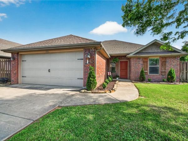 1106 Berkeley Avenue, Rogers, AR 72758