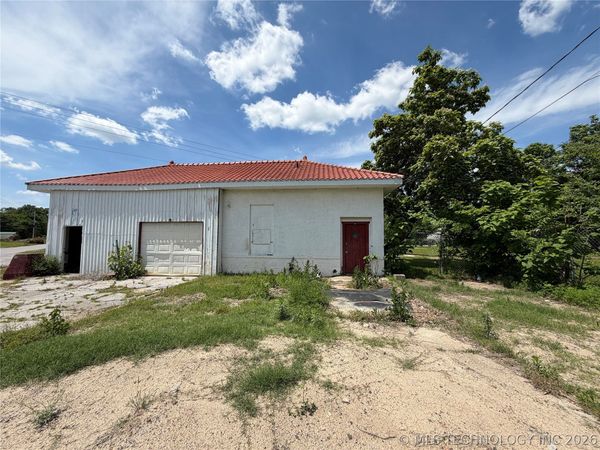 1401 N Oklahoma Avenue , Okmulgee, OK 74447