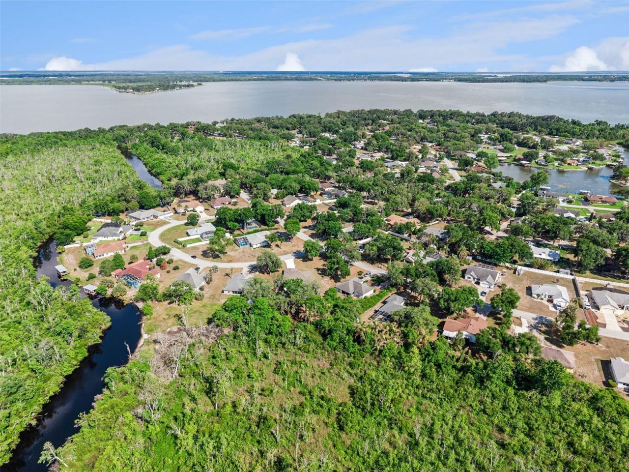 35401 Willow Circle, Fruitland Park, FL 34731 Photo