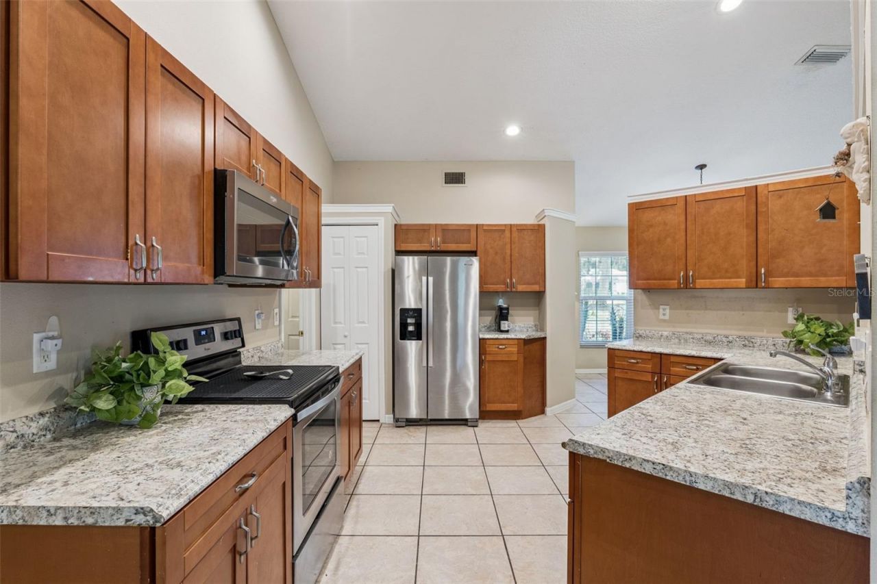 35401 Willow Circle, Fruitland Park, FL 34731 Photo