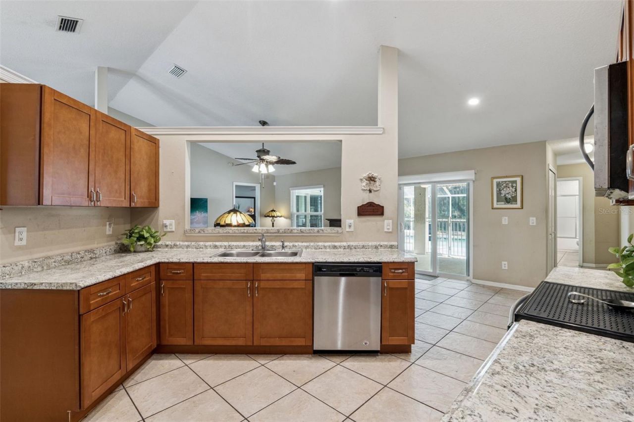 35401 Willow Circle, Fruitland Park, FL 34731 Photo
