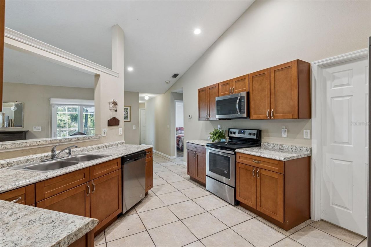 35401 Willow Circle, Fruitland Park, FL 34731 Photo