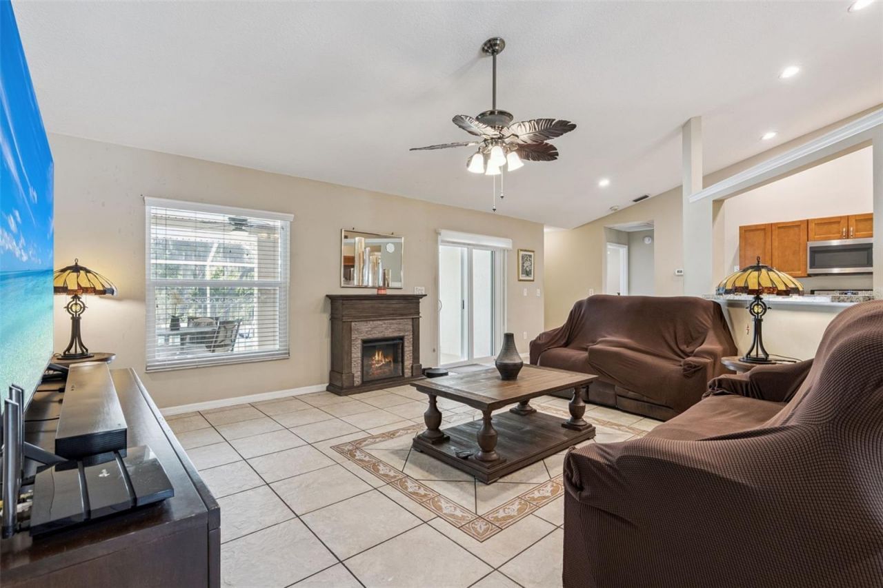 35401 Willow Circle, Fruitland Park, FL 34731 Photo