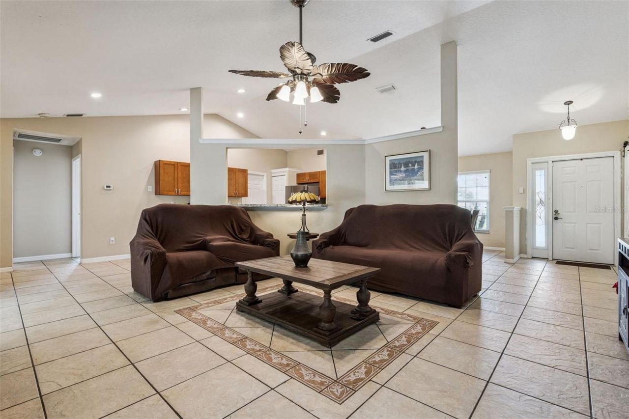 35401 Willow Circle, Fruitland Park, FL 34731 Photo