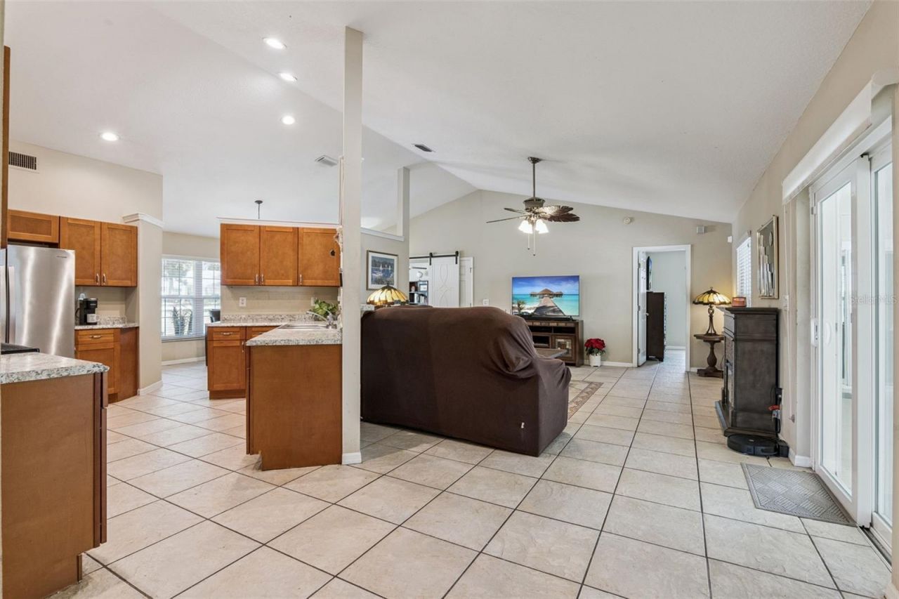 35401 Willow Circle, Fruitland Park, FL 34731 Photo