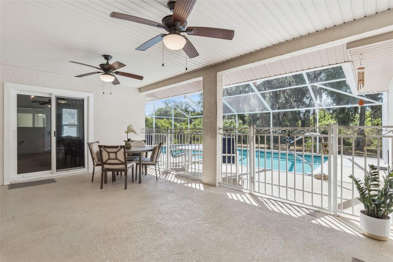 35401 Willow Circle, Fruitland Park, FL 34731 Photo