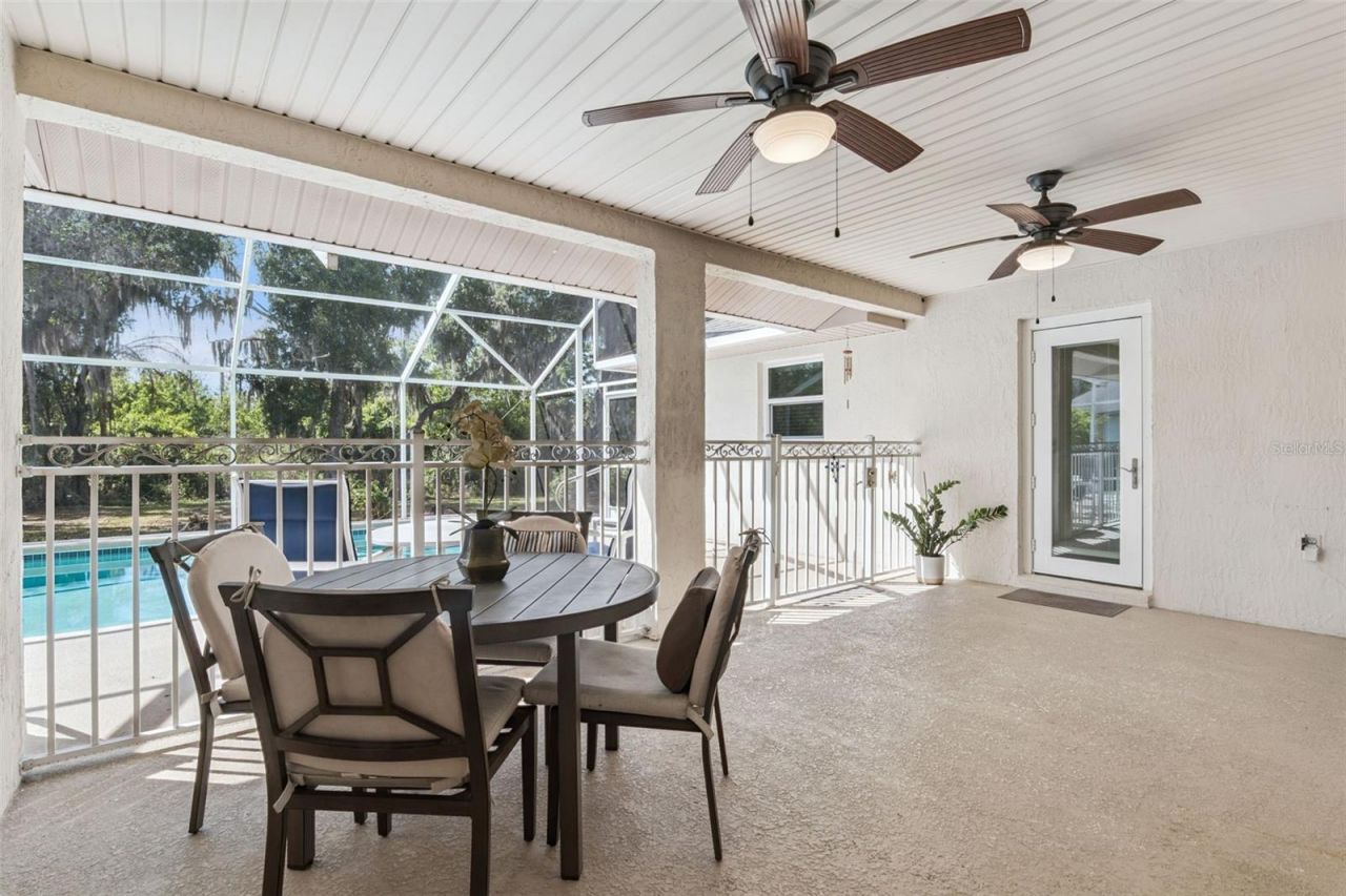 35401 Willow Circle, Fruitland Park, FL 34731 Photo