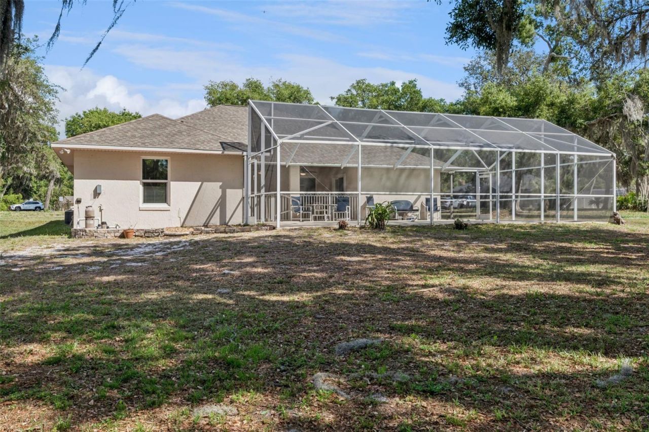 35401 Willow Circle, Fruitland Park, FL 34731 Photo