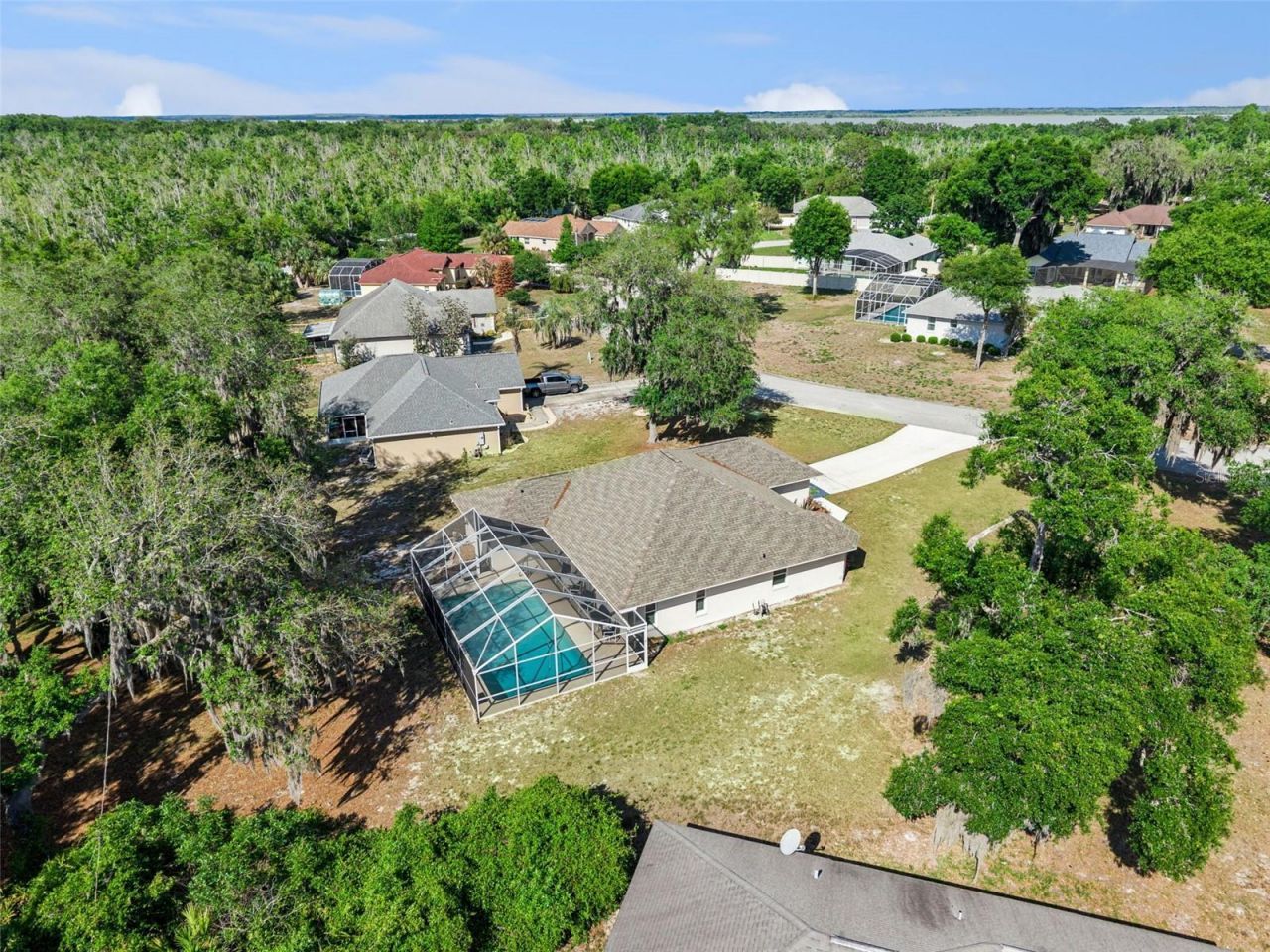 35401 Willow Circle, Fruitland Park, FL 34731 Photo