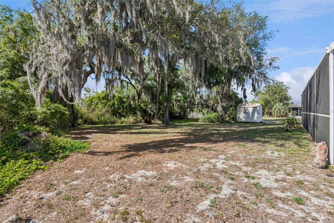 35401 Willow Circle, Fruitland Park, FL 34731 Photo