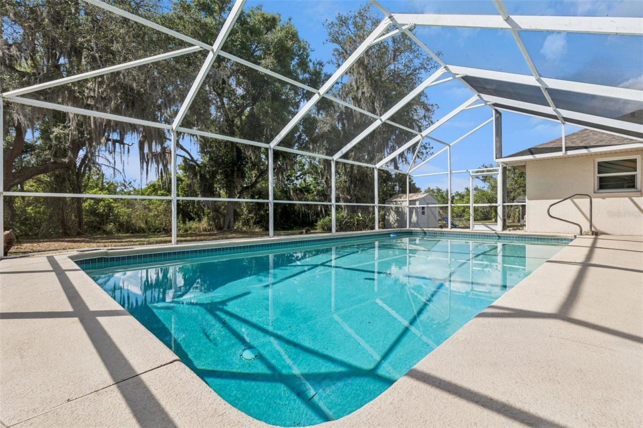 35401 Willow Circle, Fruitland Park, FL 34731 Photo