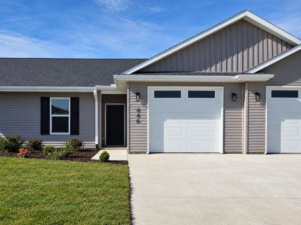 446 N 2ND Avenue, Eldridge, IA 52748