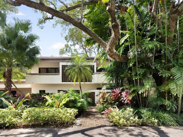 142 San Souci Dr , Coral Gables, FL 33133