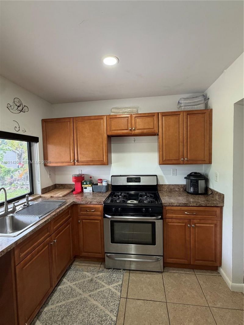 1410 NW 199th St, Miami Gardens, FL 33169 Photo