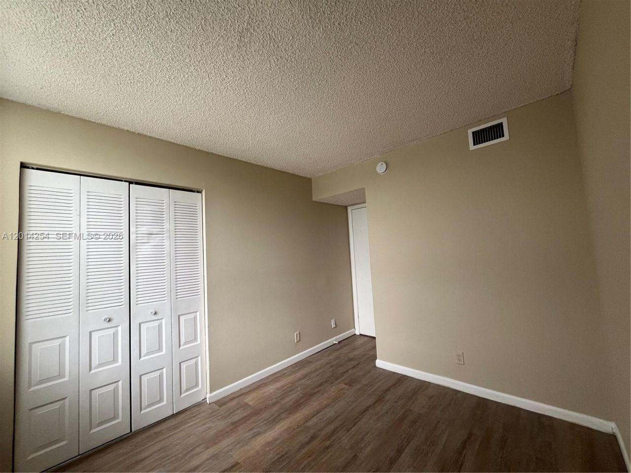 212 Lake Pointe Dr , Unit 209, Oakland Park, FL 33309 Photo