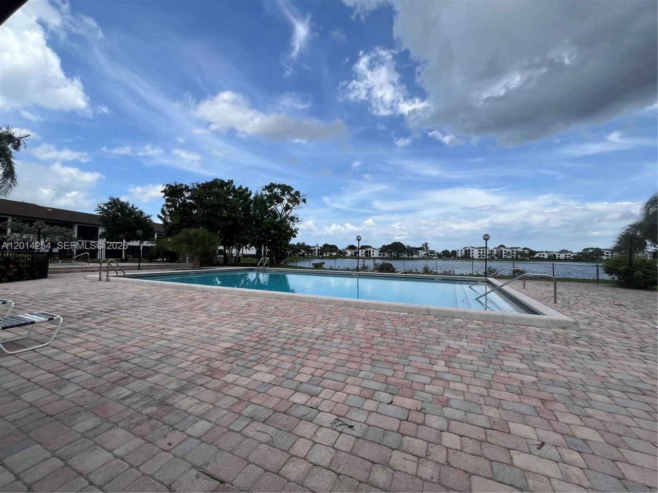 212 Lake Pointe Dr , Unit 209, Oakland Park, FL 33309 Photo