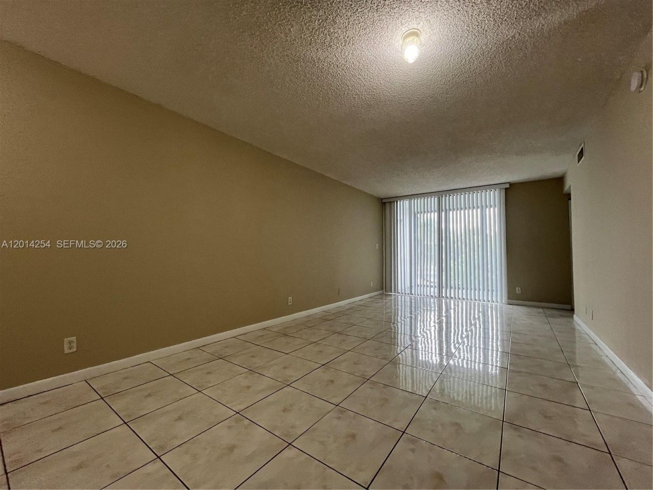 212 Lake Pointe Dr , Unit 209, Oakland Park, FL 33309 Photo