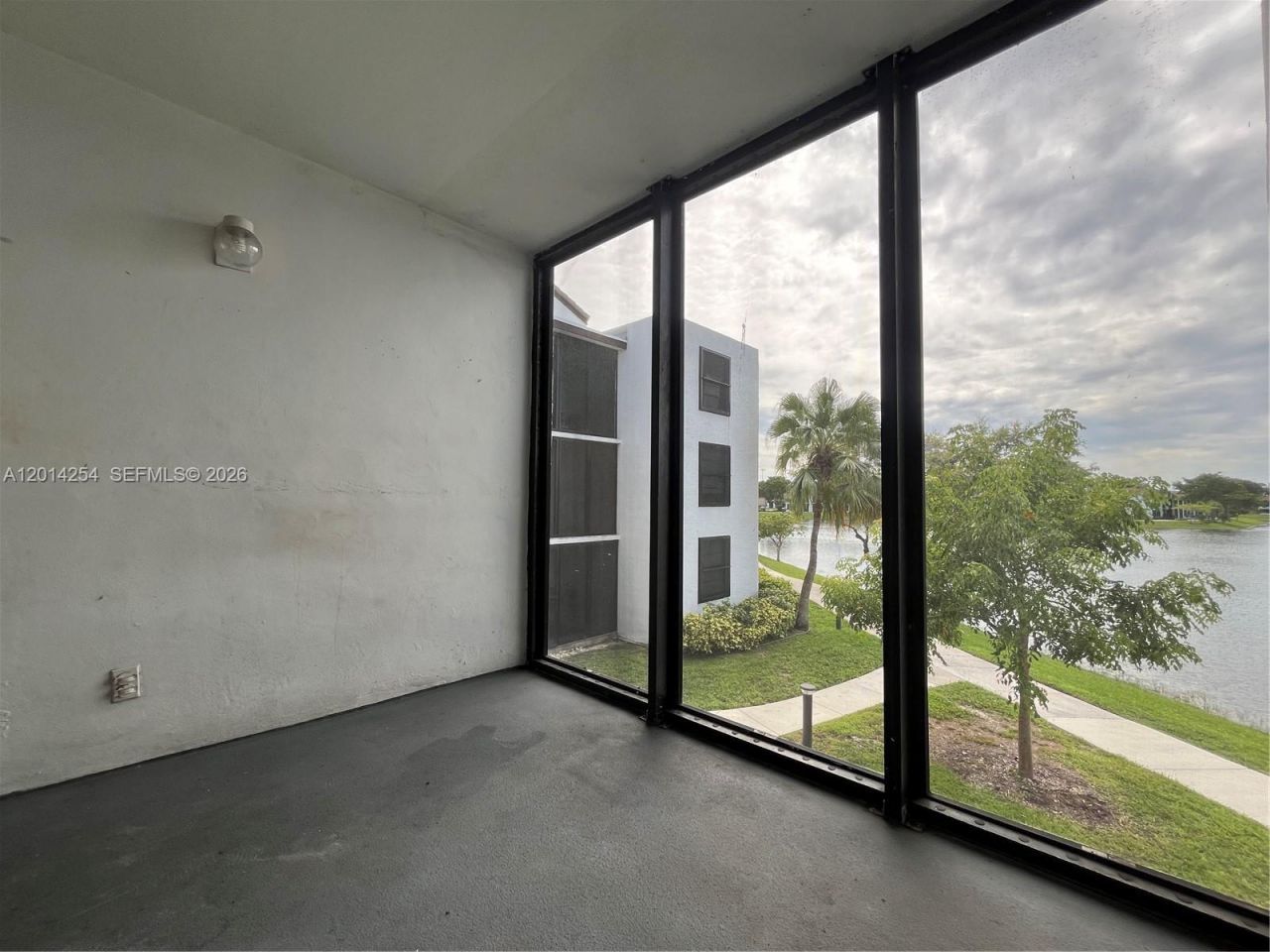 212 Lake Pointe Dr , Unit 209, Oakland Park, FL 33309 Photo