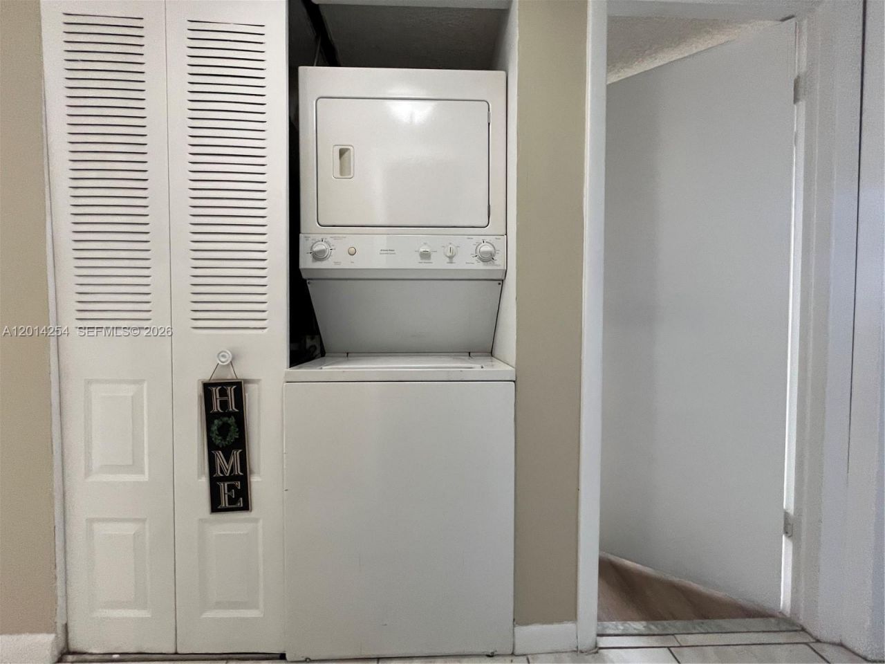212 Lake Pointe Dr , Unit 209, Oakland Park, FL 33309 Photo