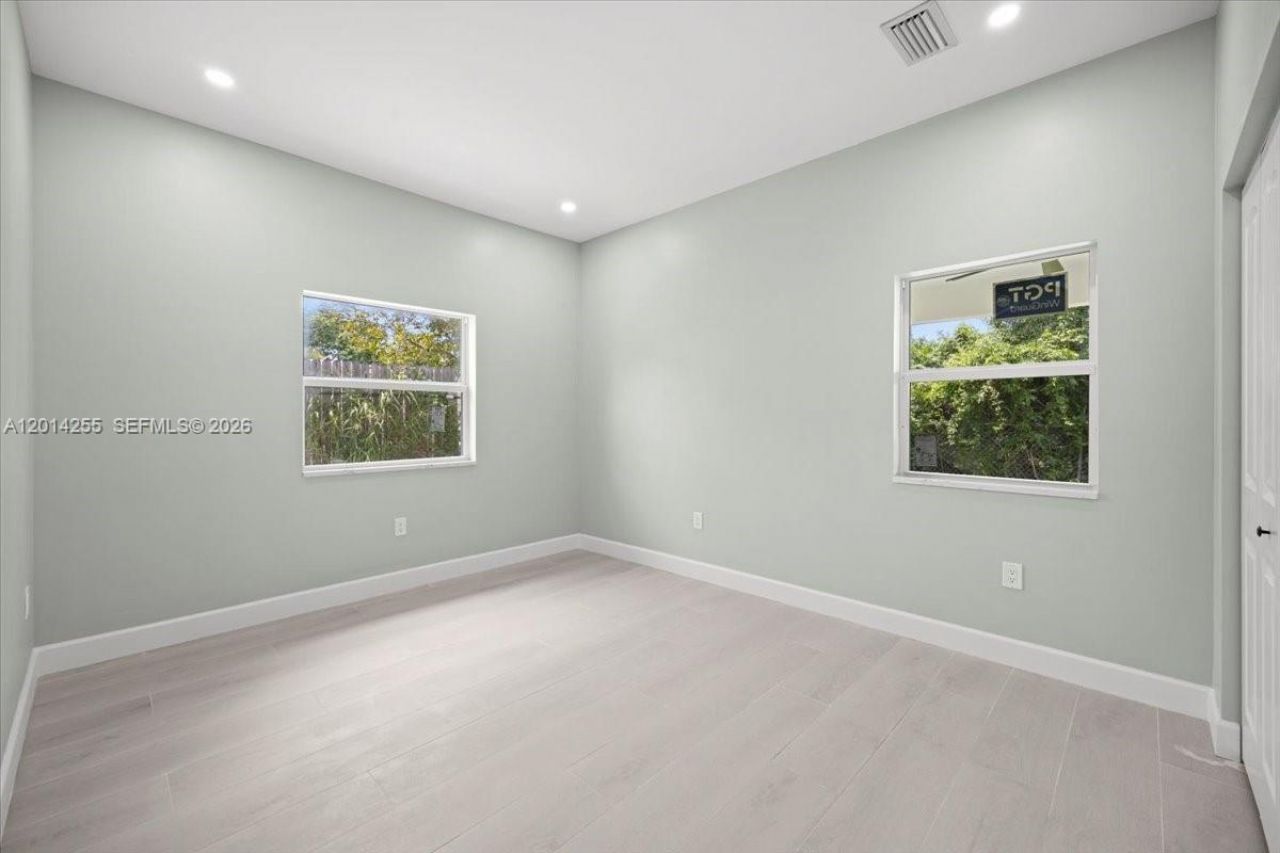 930 34th St, West Palm Beach, FL 33407 Photo