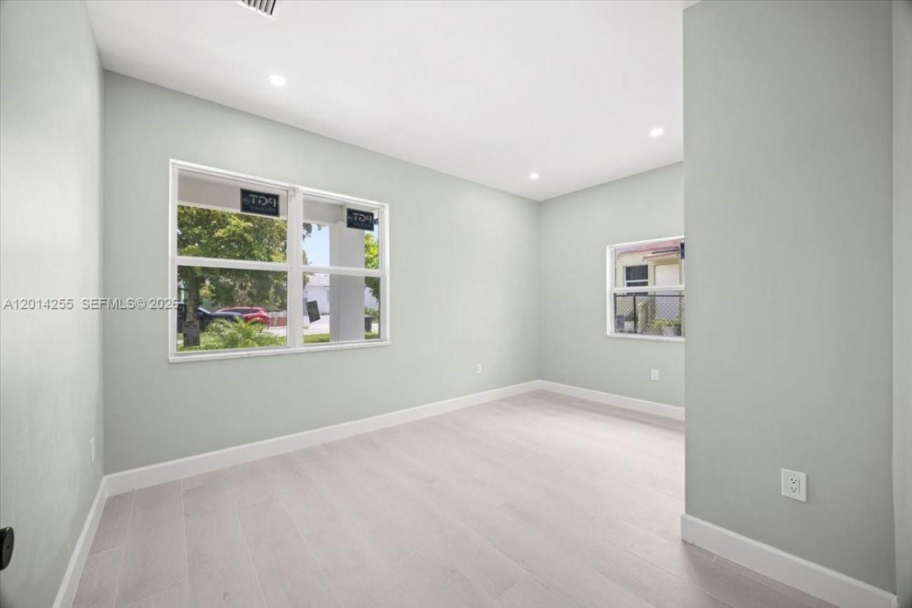 930 34th St, West Palm Beach, FL 33407 Photo