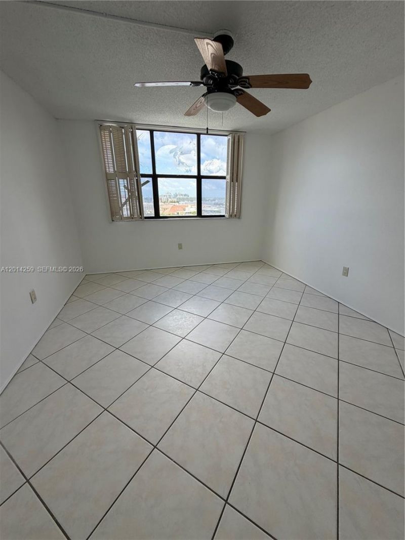 20100 W Country Club Dr , Unit 1606, Aventura, FL 33180 Photo